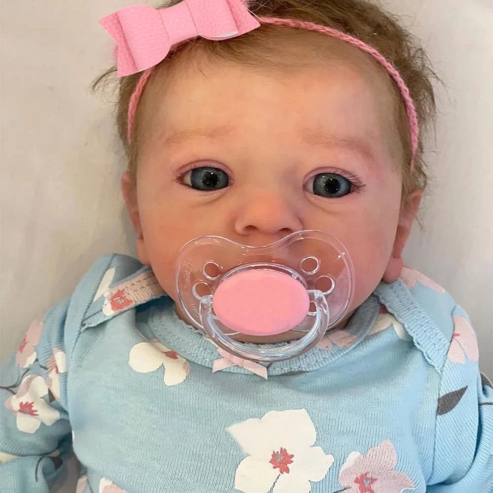 Bebê Reborn de Silicone Alice Cheirinho Suave e Toque Natural